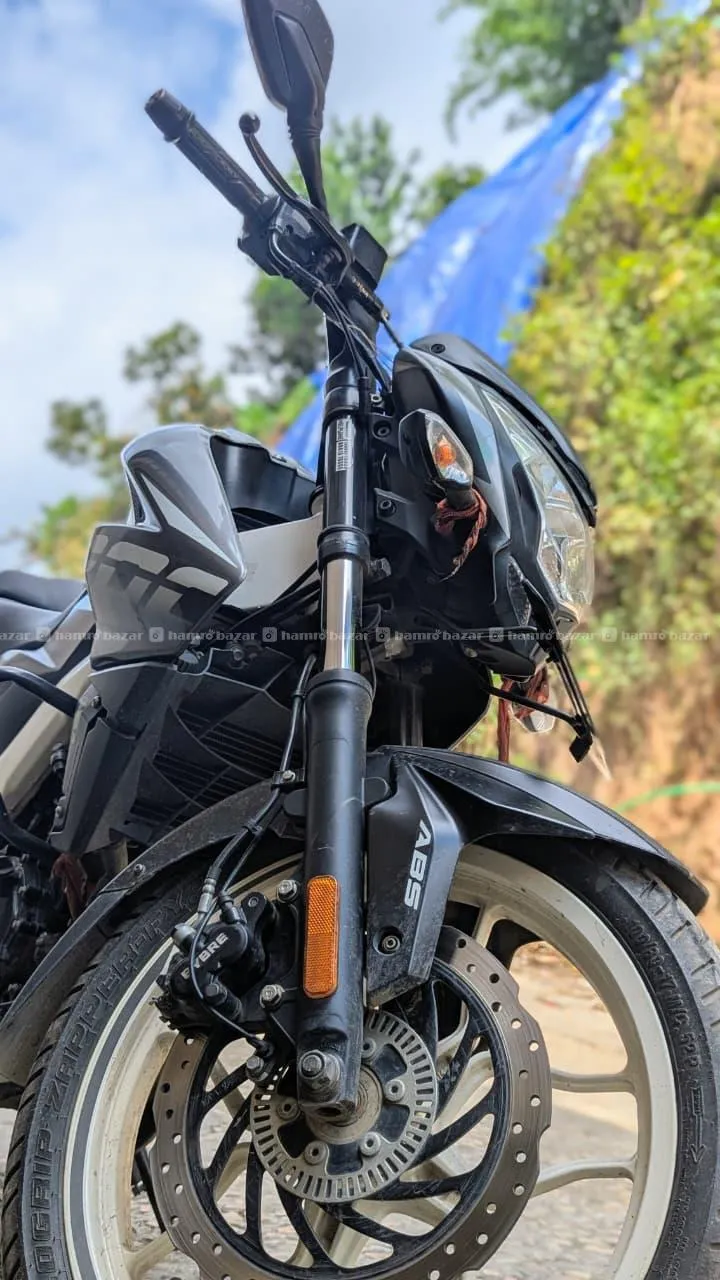 Bajaj NS 200 BS6 FI ABS