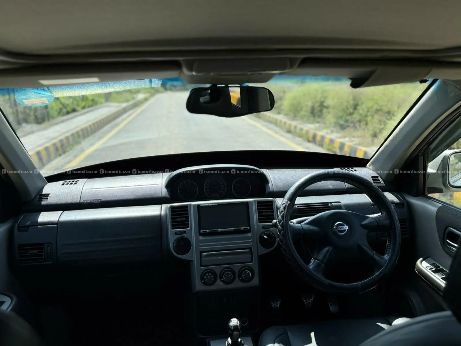 Nissan X-trail 2006 model sun roof 3